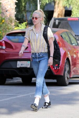Kristen Stewart - Seen after lunch at Little Dom's in Los Feliz