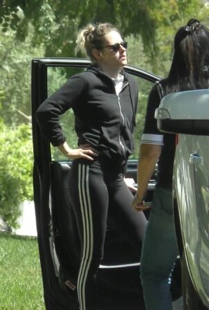 Kristen Stewart - Seen with a friend in Los Feliz - California