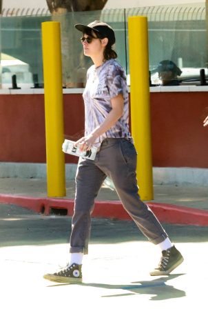 Kristen Stewart - Wearing a tie dye tee with Converse sneakers while out in Los Feliz