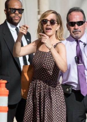 Kristen Wiig - Arriving at Jimmy Kimmel Live in Los Angeles