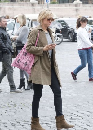 Kristen Wiig - Out in Rome