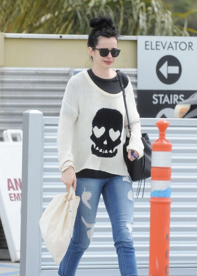 Krysten Ritter - Leaves the Access Specialty Animal Hospital in Culver City