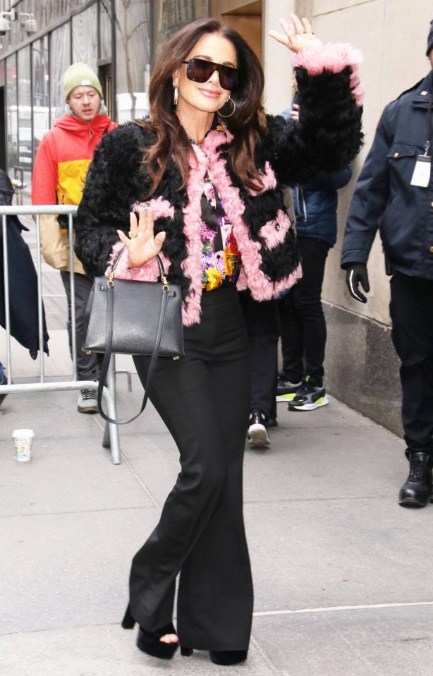 Kyle Richards - Arrives at the Today Show in New York
