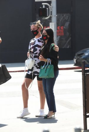 Kyle Richards - Seen at lunch at II Pastaio in Beverly Hills