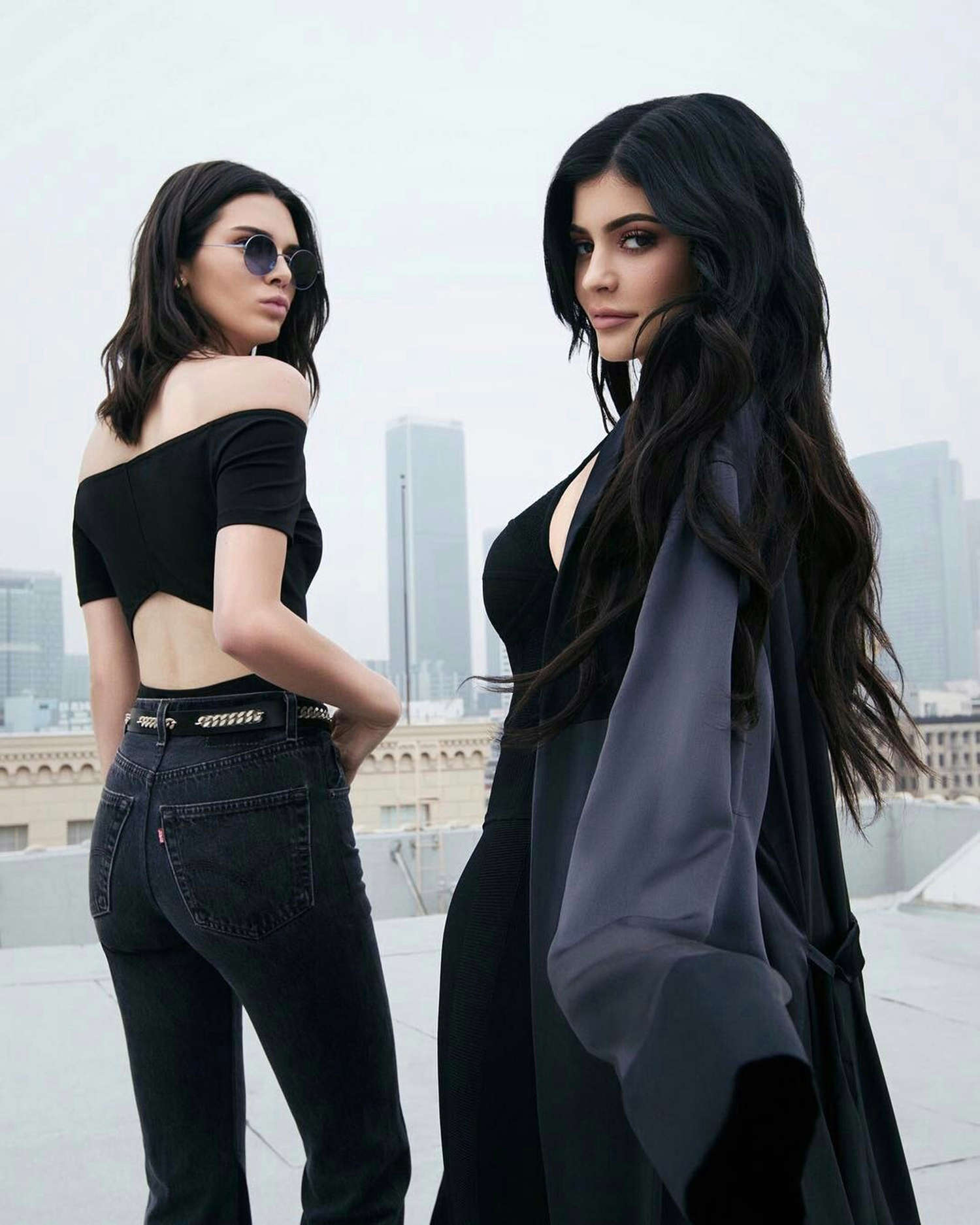 List 90+ Pictures Age Of Kendall And Kylie Jenner Updated