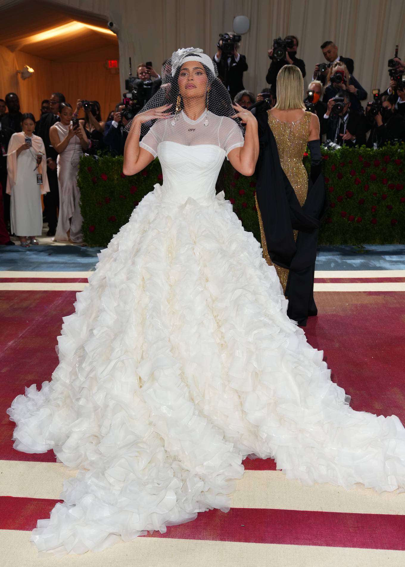 Index of /wp-content/uploads/photos/kylie-jenner/2022-met-gala