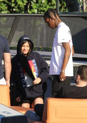 Kylie Jenner and Travis Scott - Enjoy a boat trip in Miami