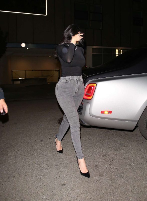 Kylie Jenner - Arrives at the Nice Guy in West Hollywood