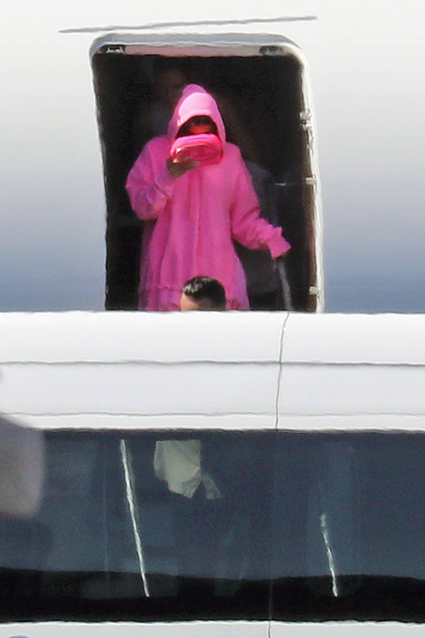 Kylie Jenner 2022 : Kylie Jenner – Arriving At Milan Airport-10