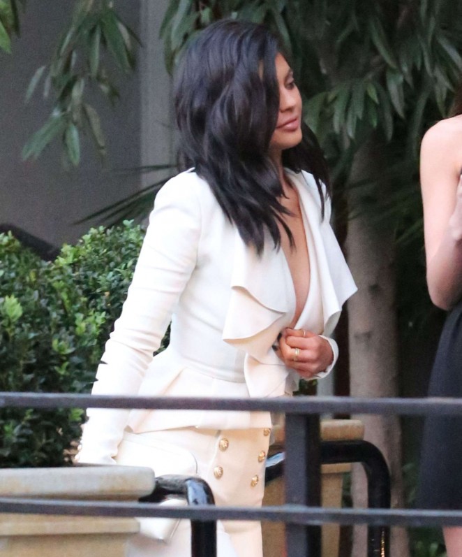 Kylie Jenner - Arriving at the Sunset Tower Hotel in Los Angeles