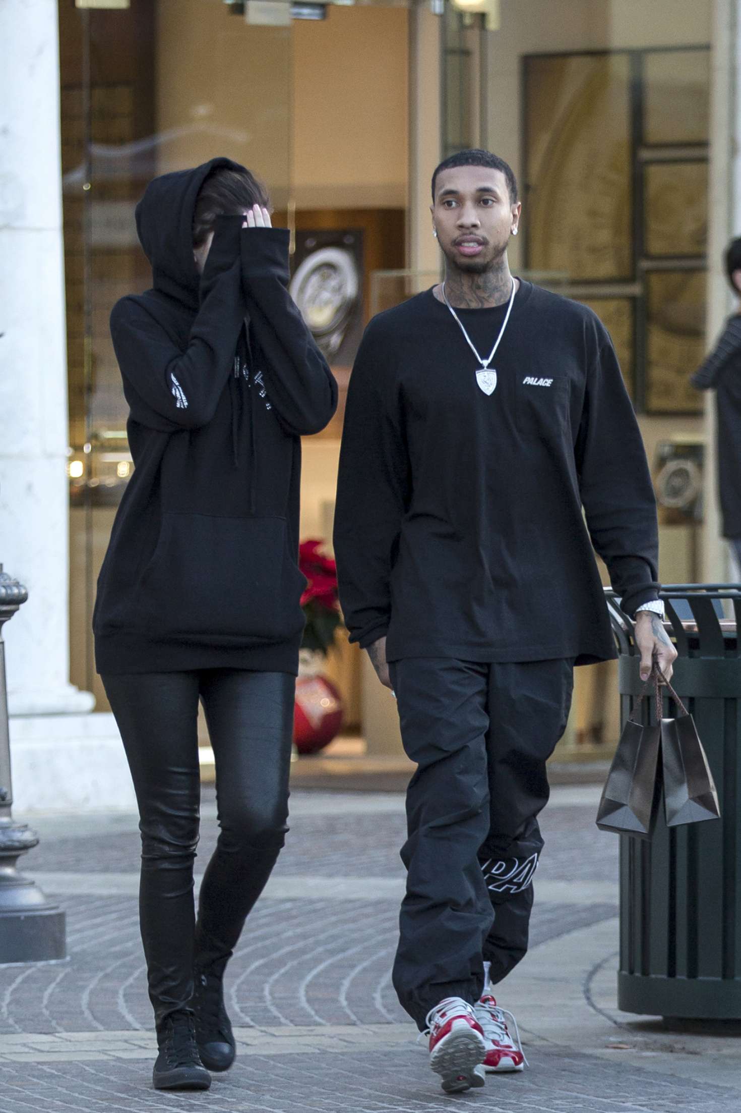 Kylie Jenner 2016 : Kylie Jenner Covers her face with Tyga -10