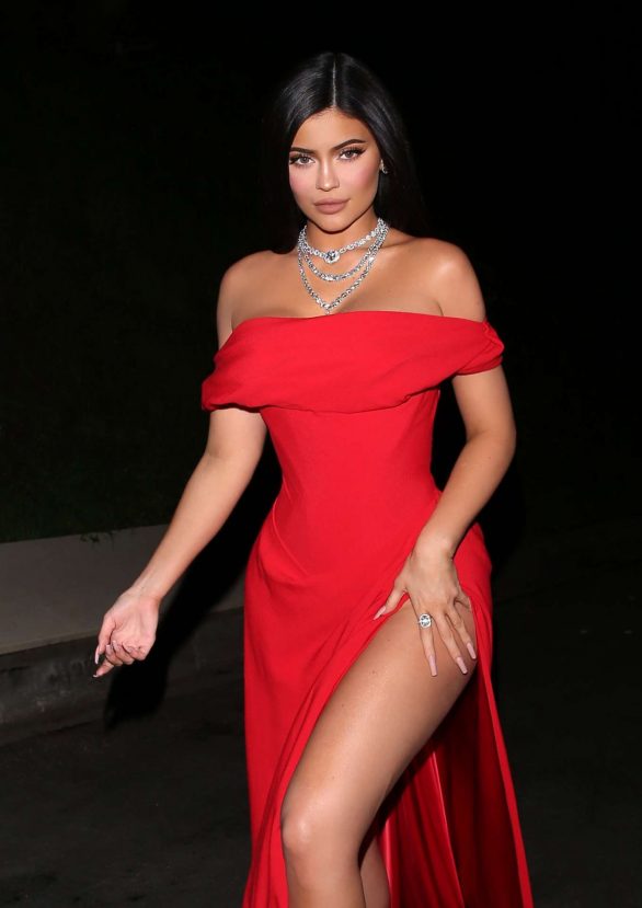 Kylie Jenner - Heading to Jay Z and Beyonce's Oscar's Party in West Hollywood