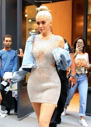 Kylie Jenner - Leaving her hotel in NYC