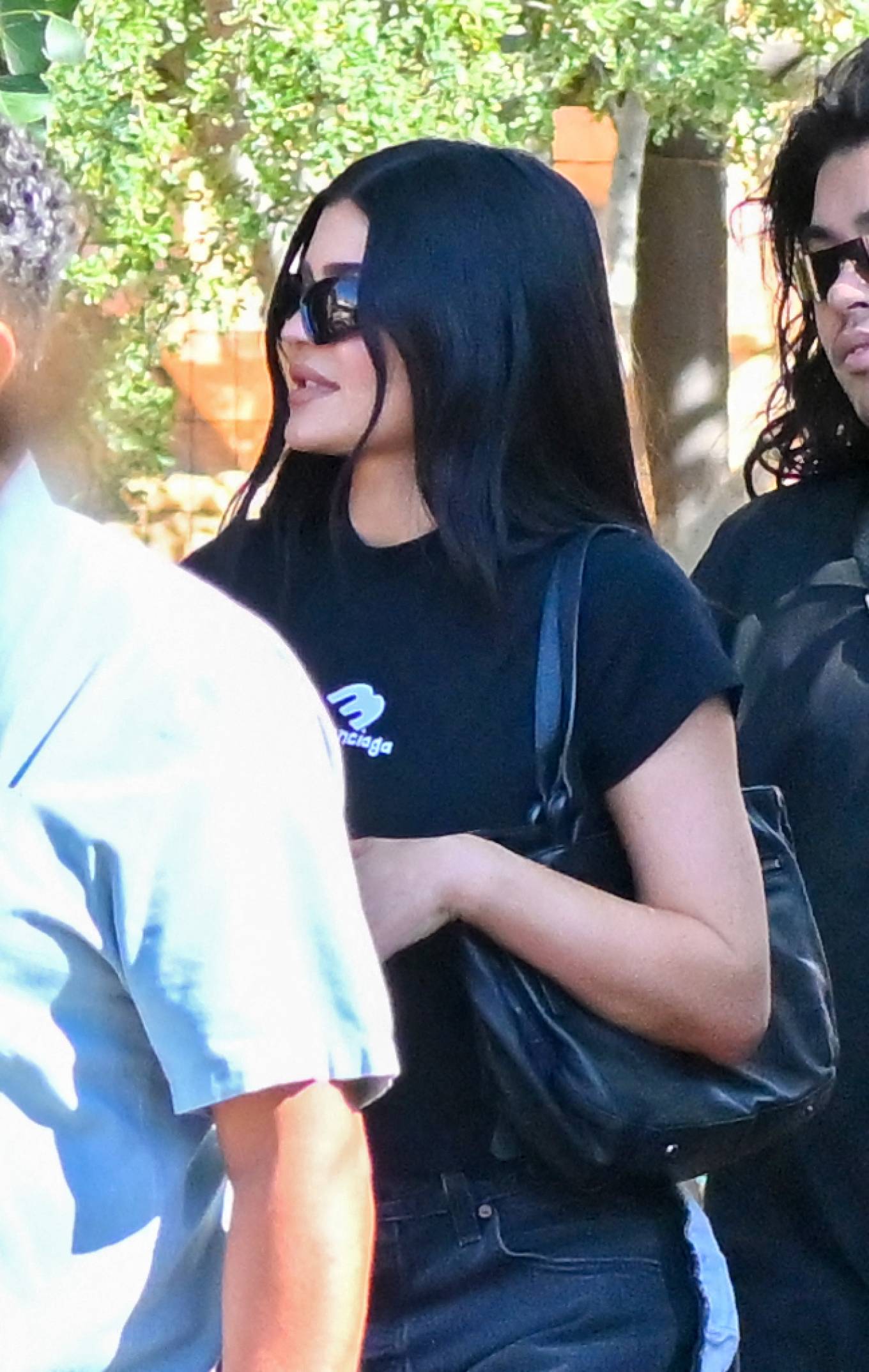 Kylie Jenner 2022 : Kylie Jenner – Seen at Disneyland Resort Park in Anaheim-15