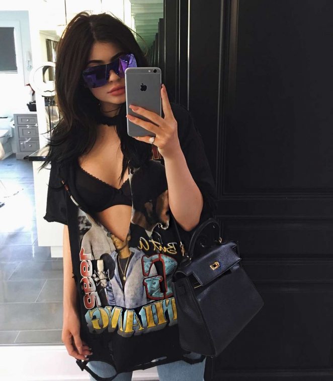 Kylie Jenner - Social Media