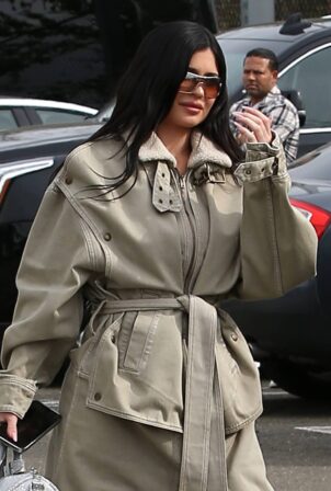 Kylie Jenner - Steps off her 100 million dollar private jet in New York