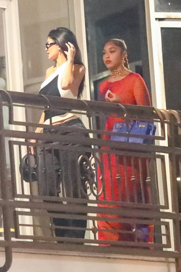 Kylie Jenner - With Jordyn Woods out to dinner in Los Angeles