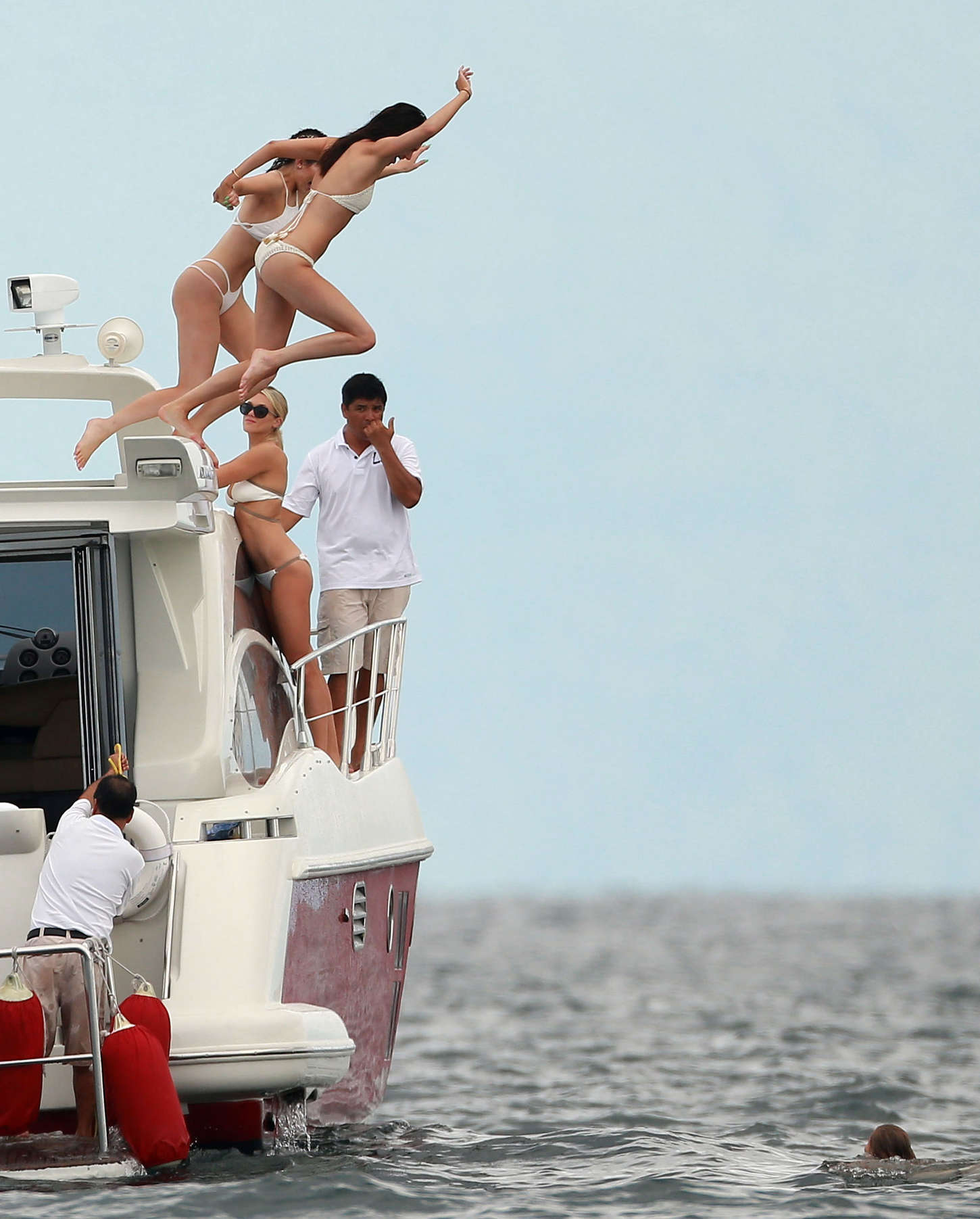 Kylie, Kendall Jenner and Hailey Baldwin: Bikini Candids at Yacht in Mexico-30 | GotCeleb1450 x 1803