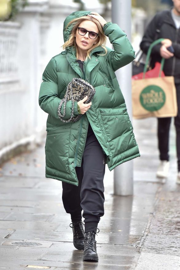 Kylie Minogue - Out in London