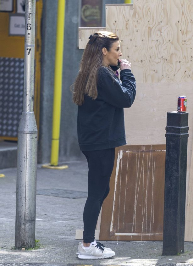 Kym Marsh - Spotted on the phone in London
