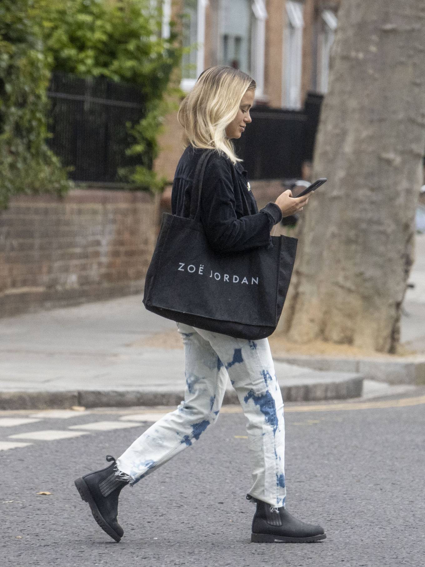 Lady Amelia Windsor – Out in Notting Hill