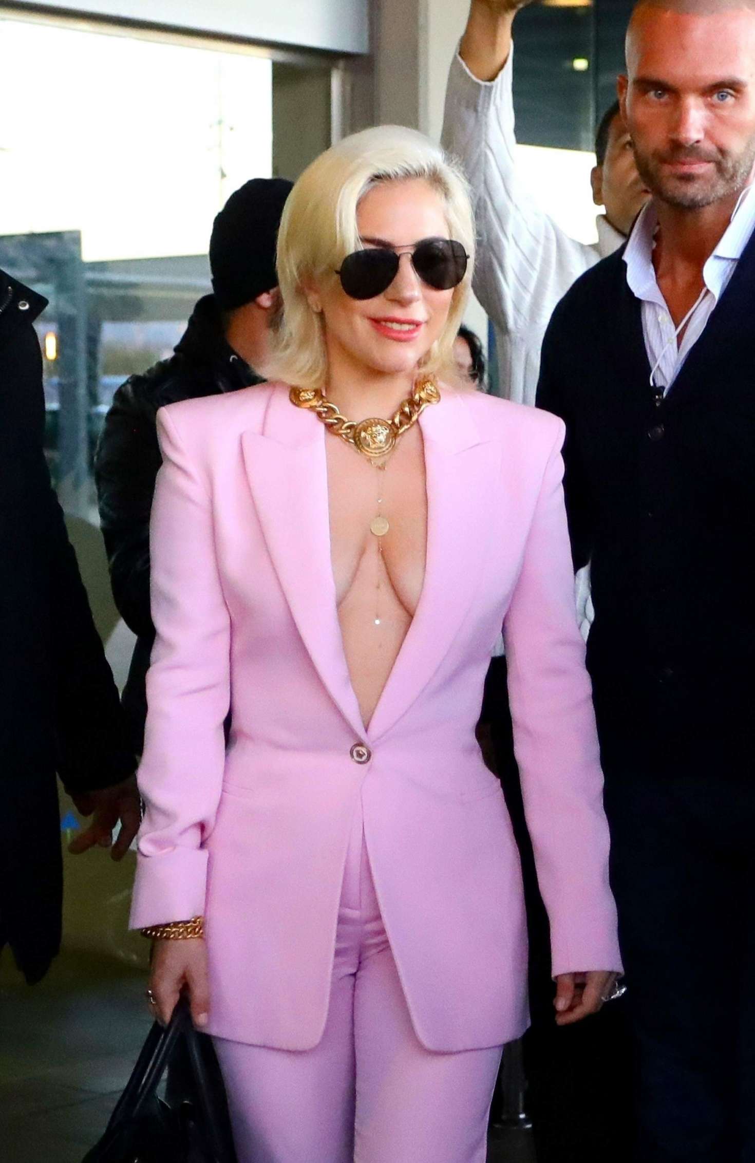 Lady-Gaga-in-Pink:-Arriving-at-Barcelona