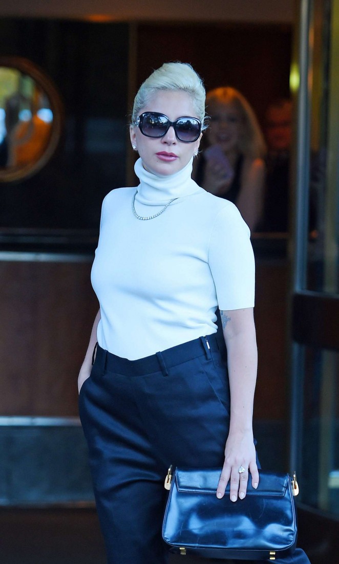 Lady Gaga - Leaving her apartment in Manhattan
