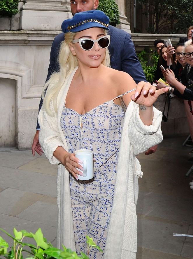 Lady Gaga - Leaving her hotel in London