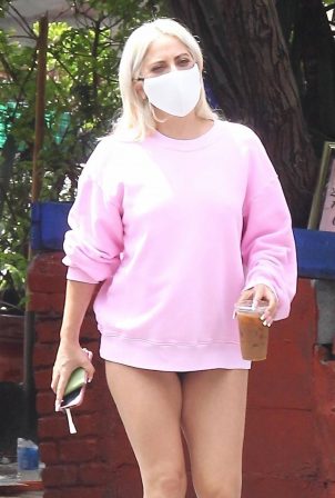 Lady Gaga - Out in the Hollywood Hills