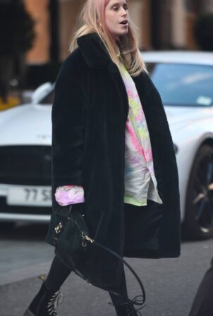 Lady Mary Charteris - Shows her baby bump at Scott's Restaurant in London