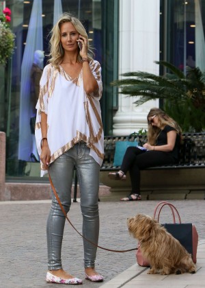 Lady Victoria Hervey - Shopping on Rodeo Drive in Los Angeles