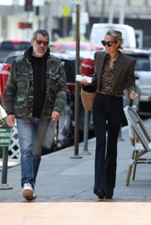 Laeticia Hallyday - With boyfriend actor Jalil Lespert on a walk in Los Angeles