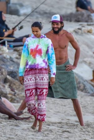 Lais Ribeiro with her fiance on the beach in Malibu