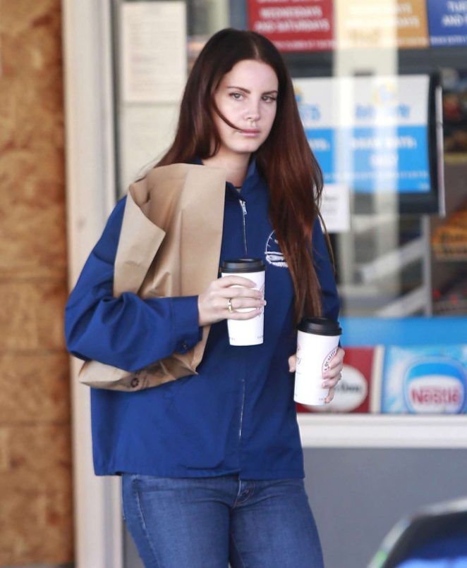 Lana Del Rey at a Gas Station in Beverly Hills