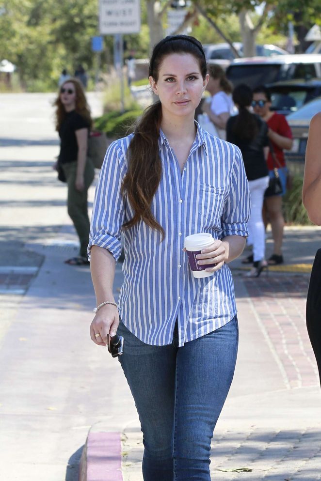 Lana Del Rey in Jeans at Coffee Bean in LA