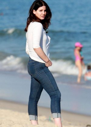 Lana Del Rey in Jeans at the beach in Rio de Janeiro