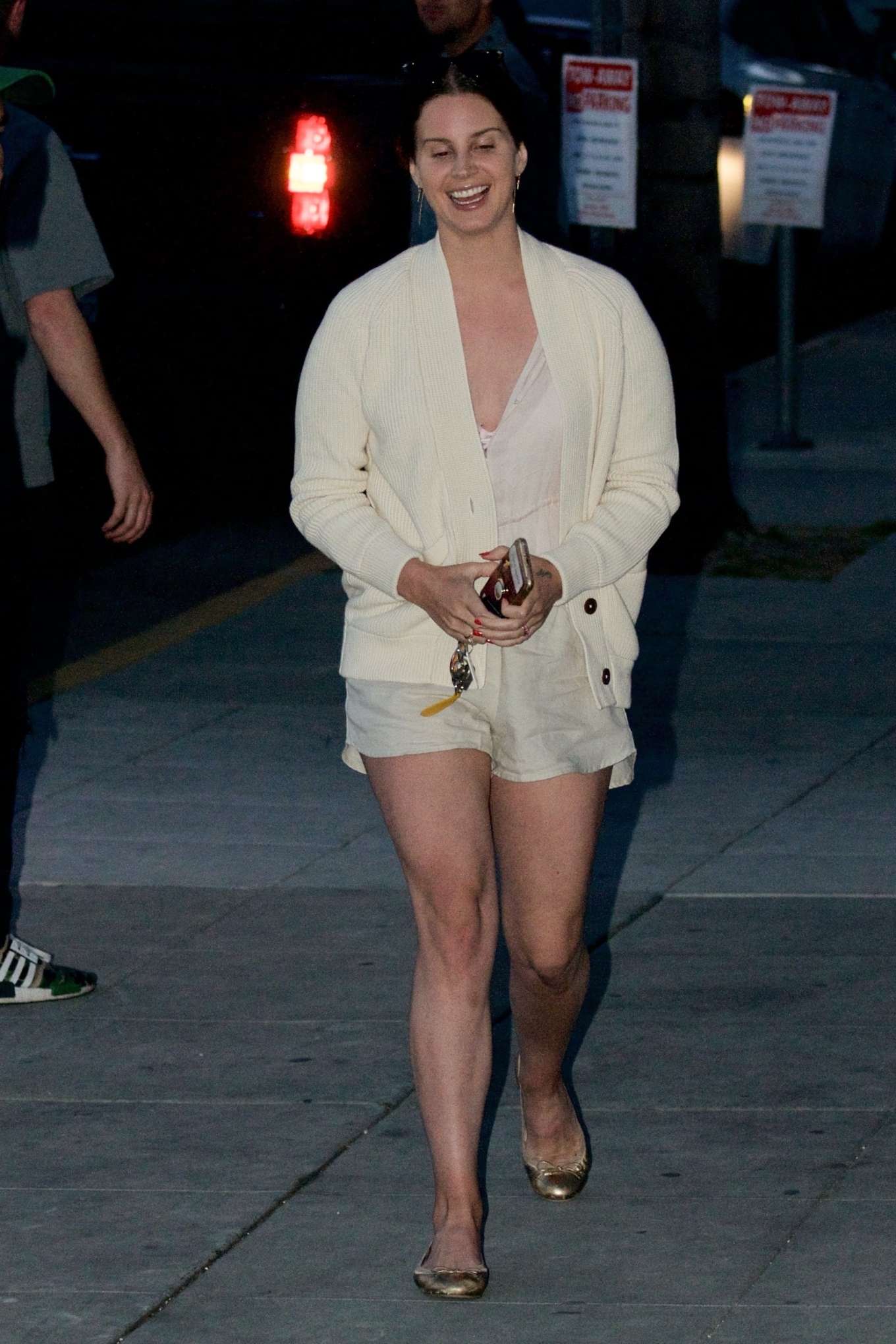 Lana Del Rey â€“ In shorts as she head to church in Beverly Hills