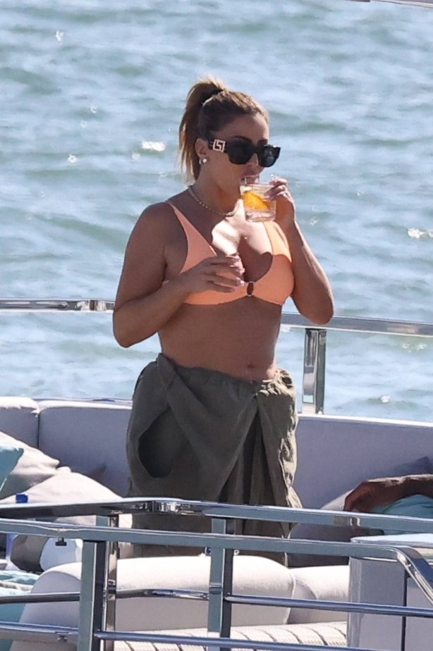 Larsa Pippen - In a bikini with her boyfriend Marcus Jordan in Miami
