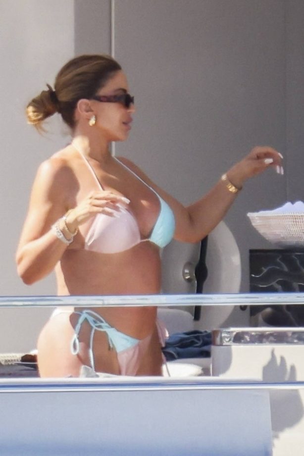 Larsa Pippen - In bikini aboard Utopia IV superyacht in Miami Beach