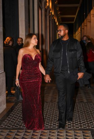 Larsa Pippen - With Marcus Jordan kiss after a romantic dinner at the Costes restaurant in Paris