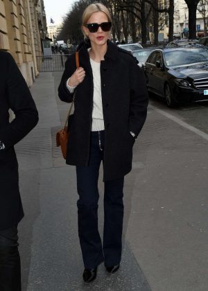 Laura Bailey - Arrives at the Ritz Hotel in Paris