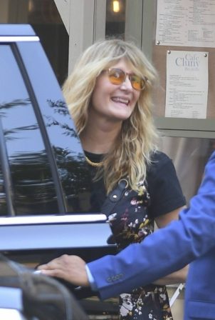 Laura Dern - On alunch at Café Cluny in New York