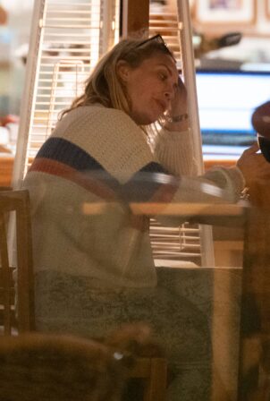 Laura Hamilton - Seen out for dinner with a few friends in Spain