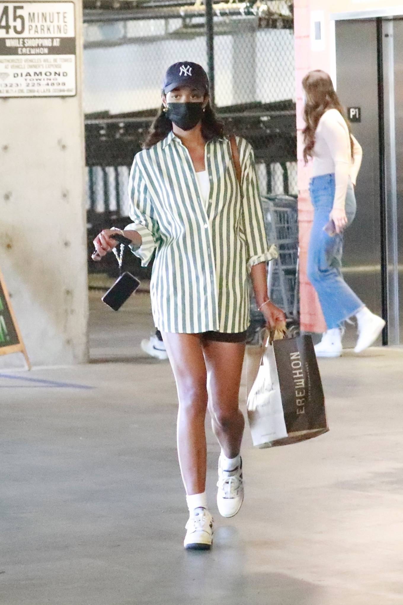 Laura Harrier - Shops for groceries in Los Angeles