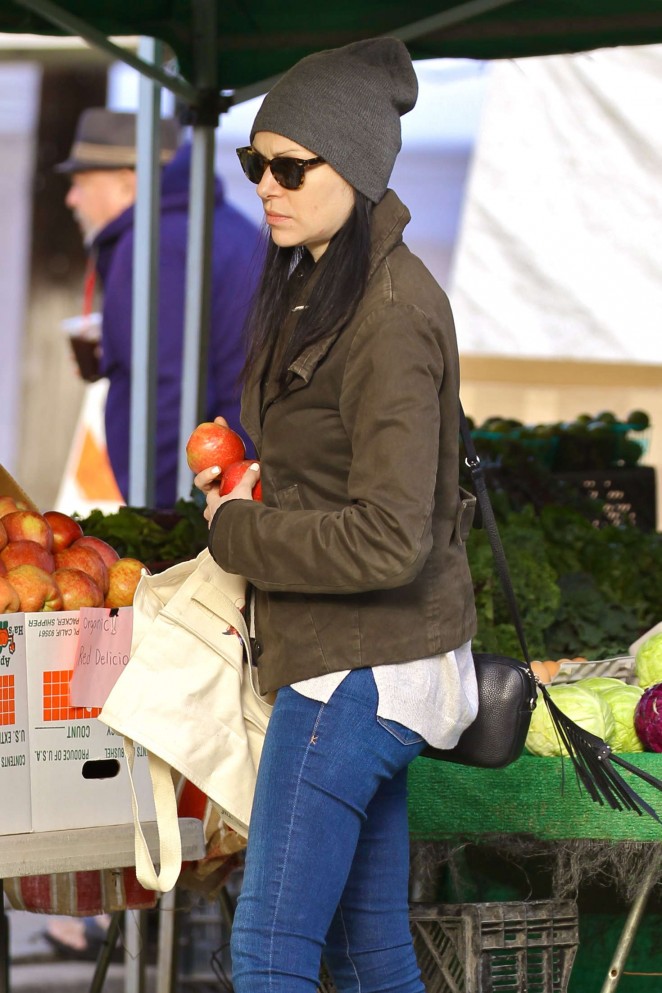 Laura Prepon in Jeans Shopping at Farmers Market in Venice