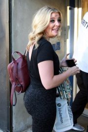 Lauren Alaina - Arrives at the DWTS studio in Los Angeles