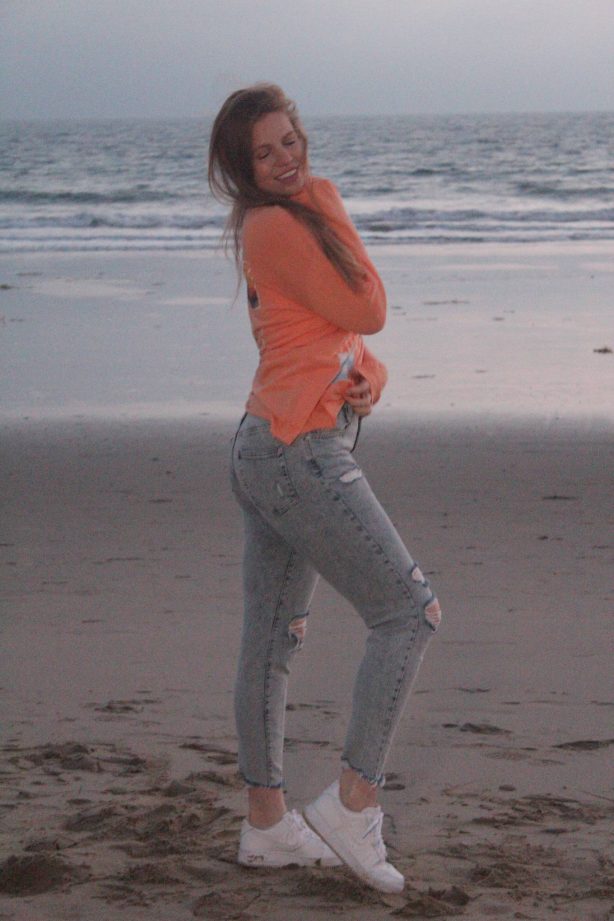 Lauren-Ashley - Seen on the beach in Los Angeles