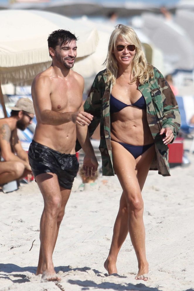 Lauren Foster and Fabricio Zunino on the beach iin Miami