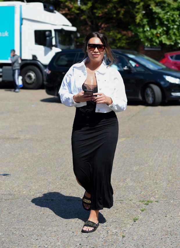 Lauren Goodger - Shopping at Chigwell in Essex