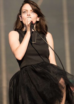 Lauren Mayberry - Peforms at Reading Festival 2016 in Reading
